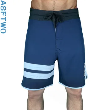 Mužov je dvojitý vodorovný panel fitness šortky v lete roku 2023 nové elastické rýchle sušenie pláži nohavice.